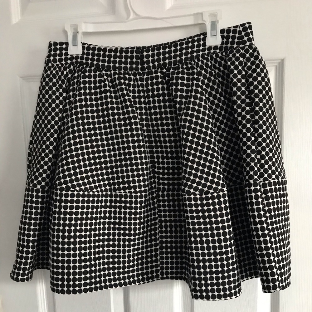 Express Women’s 12 Black & White Polka Dot Skirt - Picture 2 of 3